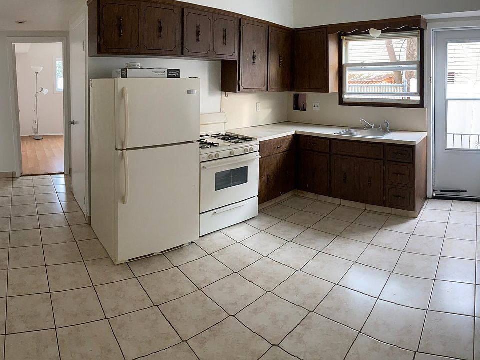 1st image of 85 Rockville Ave
