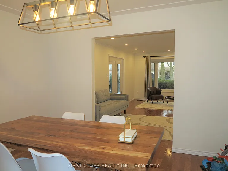 4 Meridene Cres E — Photo 8