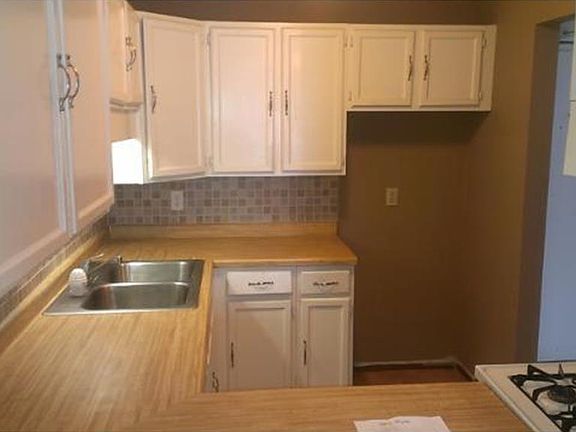 3rd image of 7126 72nd Ln N APT 262
