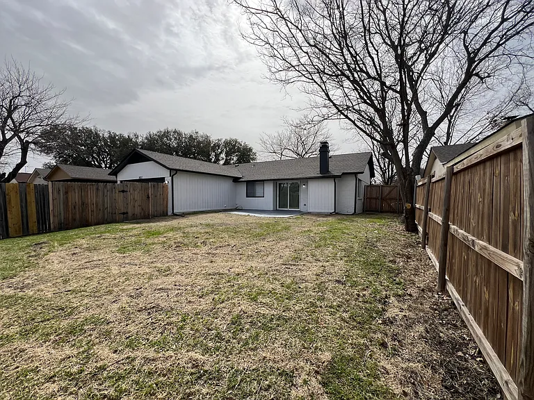 3037 Burning Tree Ln — Photo 23