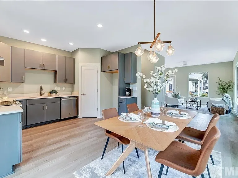 412 Commonwealth St — Photo 3