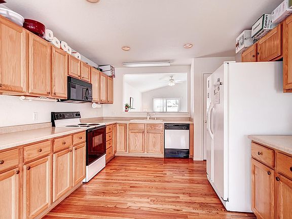 Large open Kitchen 1