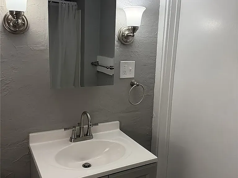 390 Cole Ave — Photo 14
