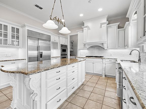 2nd image of 1500 Lotus Ln