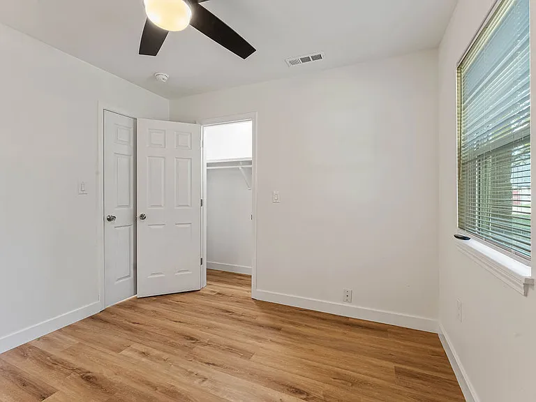 2411 W Megan Dr — Photo 15