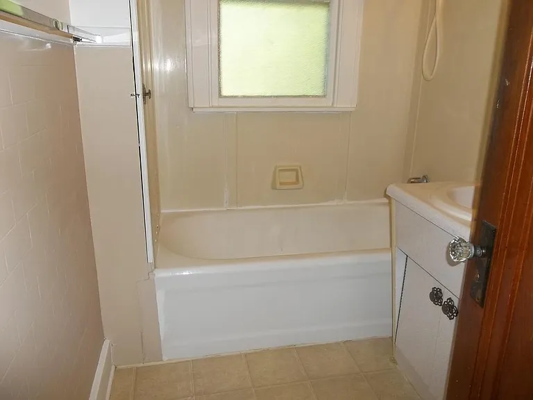 1020 E Bennett Ave #A — Photo 14