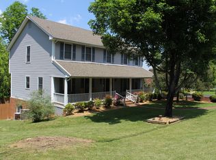 1917 McVitty Rd, Salem, VA 24153