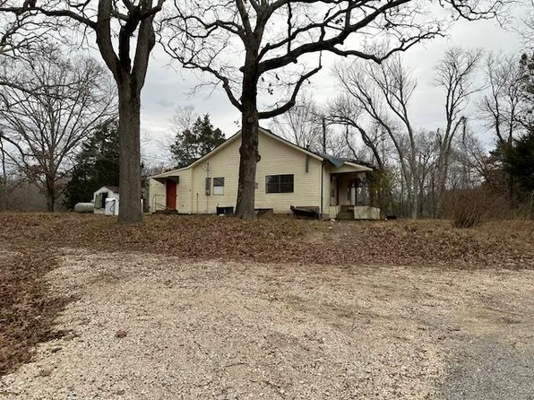 730 Cherry Creek Ln, Hollow Rock, TN 38342