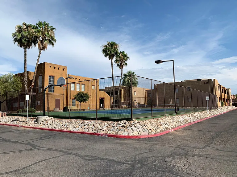 1810 E Blacklidge Dr #718 — Photo 25
