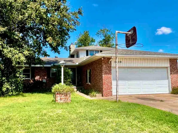 1210 Bradbary Ln, Ponca City, OK 74601