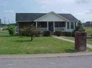 1400 Janet Way Dr, Clarksville, TN 37042