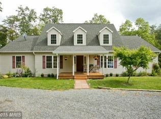 288 Hollybush Ln, Berkeley Springs, WV 25411