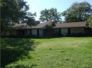 15 Davis Rd, Crowley, TX 76036