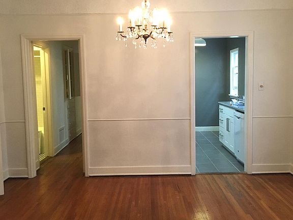 2nd image of 636 N Genesee Ave #636