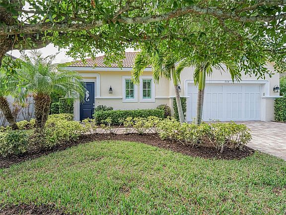 3rd image of 2114 Falls Cir