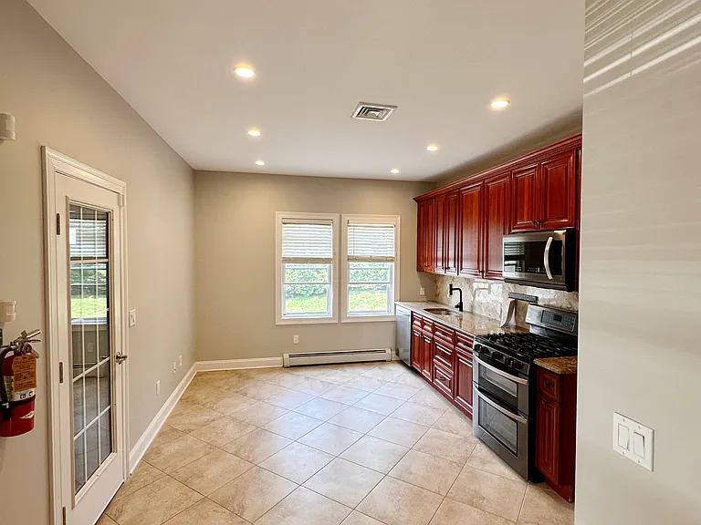 66 Prospect Ave #1A — Photo 1