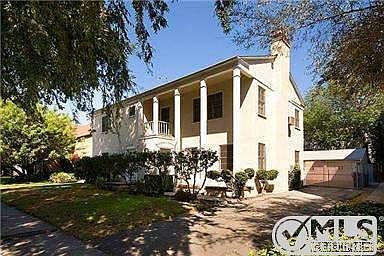 1st image of 11263 Camarillo St