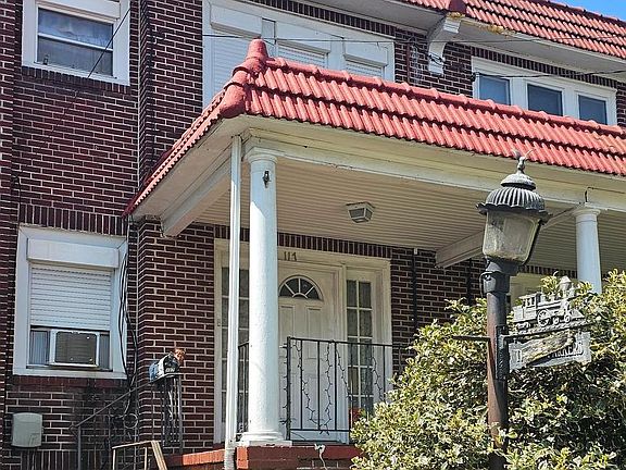 4th image of 117 Terrace Ave