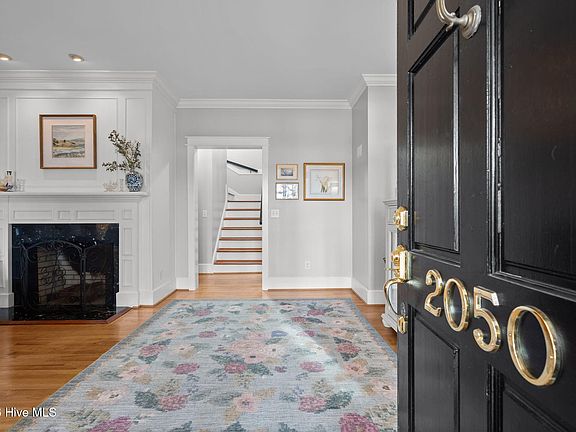 3rd image of 2050 Midland Rd