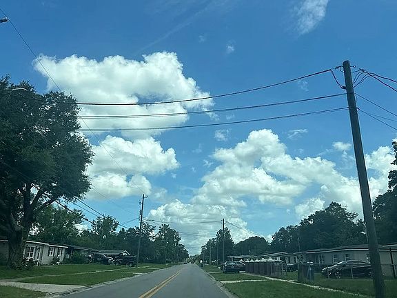 4th image of 2549 Wedgefield Blvd