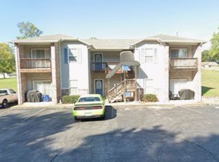 1678 Mayberry Dr #D, Neosho, MO 64850