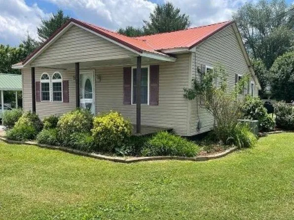 323 Woodland St, Burkesville, KY 42717