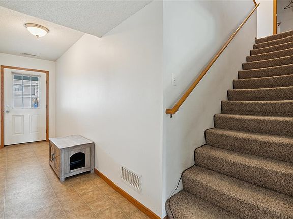 3rd image of 533 E Goldfinch Dr