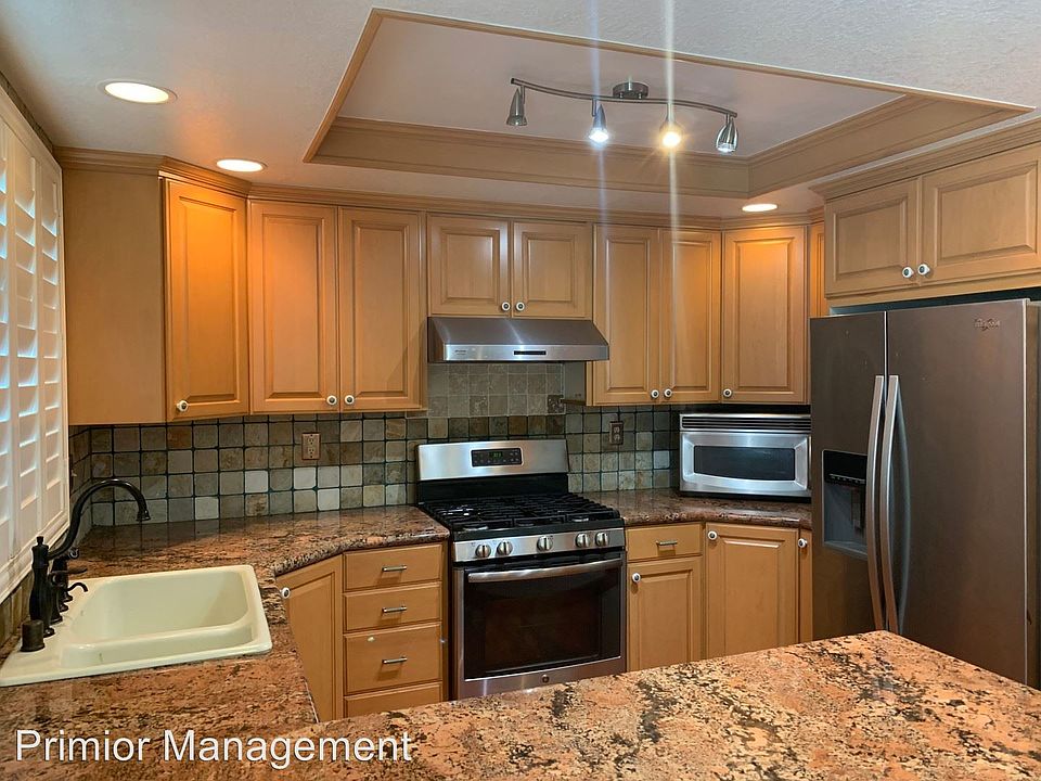 1st image of 906 Whitecliff Dr