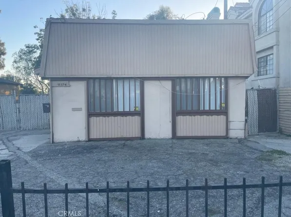 8374 Gardendale St, Paramount, CA 90723