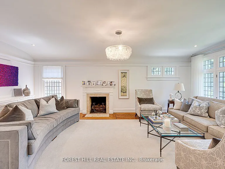319 Glenayr Rd — Photo 4