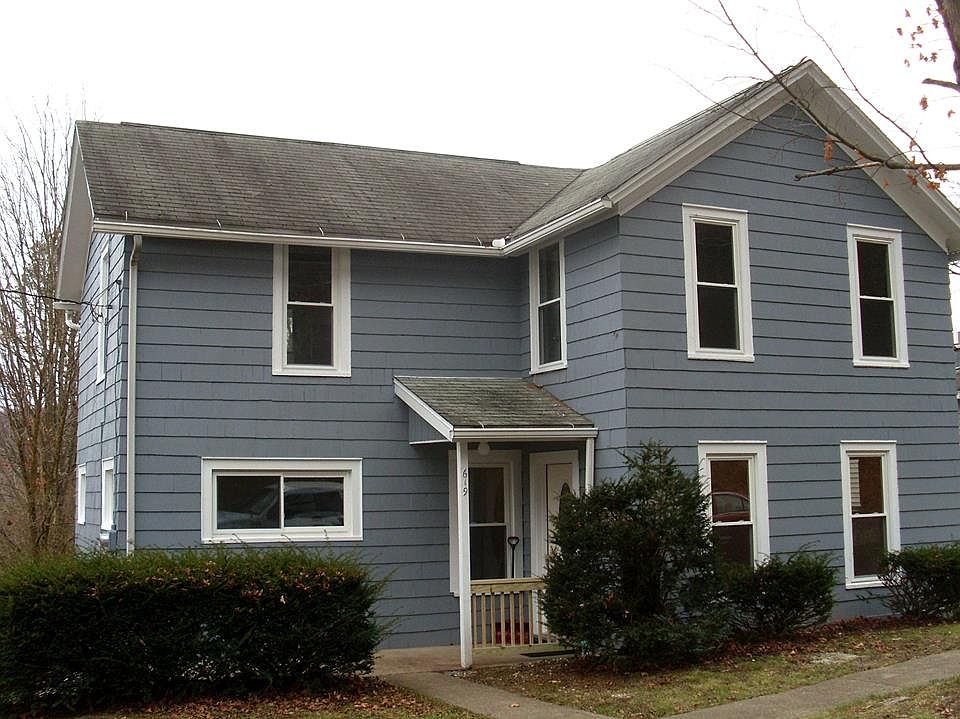 1st image of 619 W Oak St