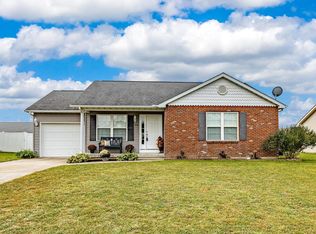 218 Bucking Horse Dr, Farmington, MO 63640