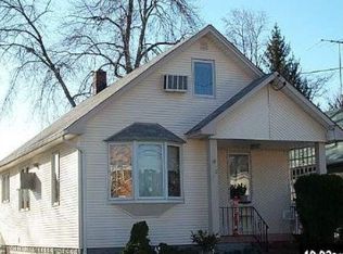 112 Merle Ave, Oceanside, NY 11572