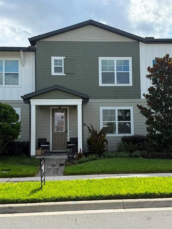 3 bed, 2.5 bath, 1624 sqft, $2,700 — Photo 1