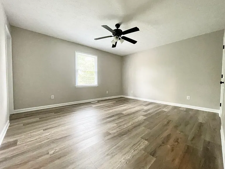 2236 Mercer Dr — Photo 6