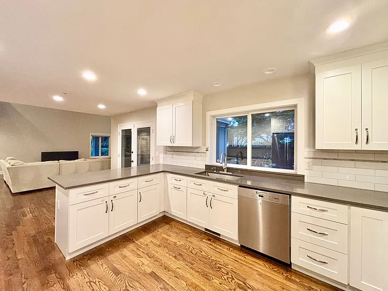 13211 NE 10th Pl — Photo 11