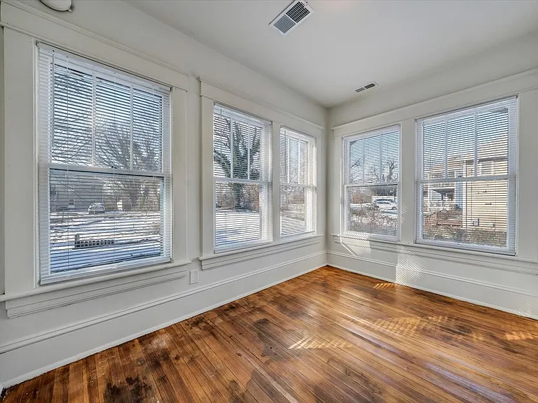 1518 Chapman Ave SW — Photo 8