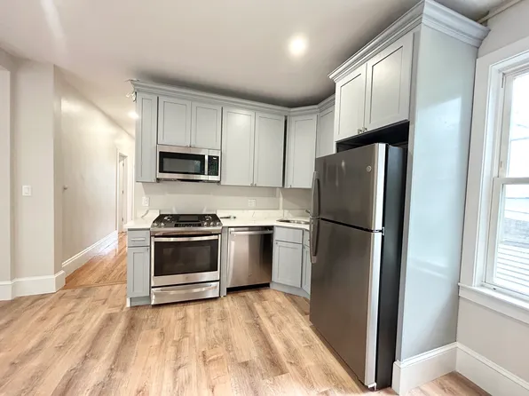 102 Buttonwood St #2L, Dorchester, MA 02125