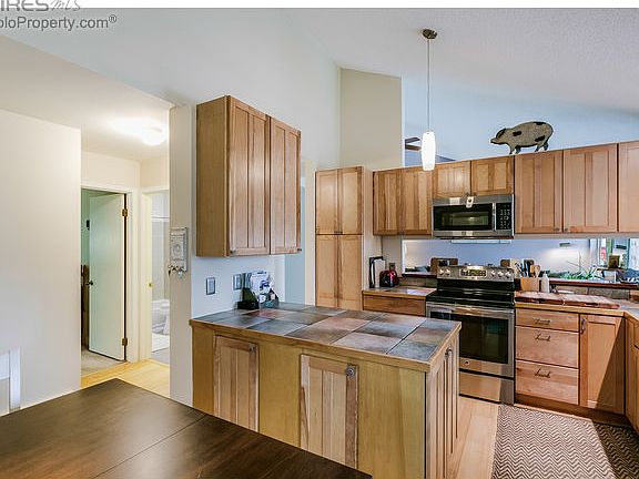 eat in kitchen