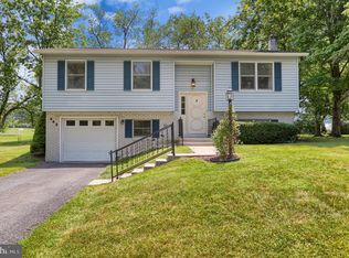 341 Creekside Dr, State College, PA 16801