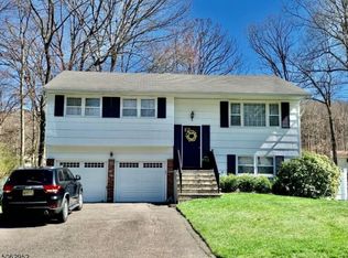 16 Downstream Dr, Flanders, NJ 07836