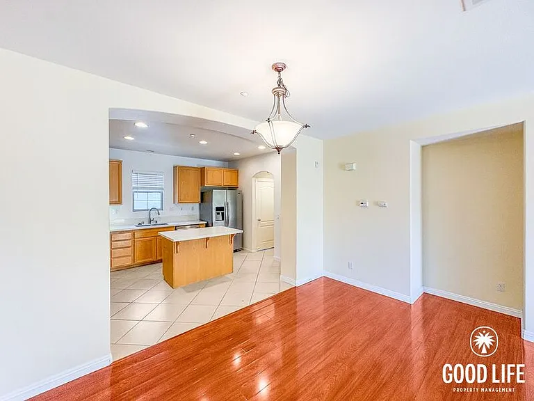 264 Marquette Ave — Photo 5
