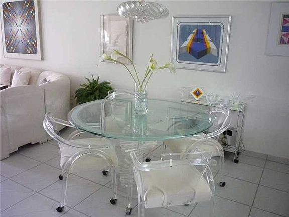 4th image of 9811 N Hollybrook Lake Dr APT 302