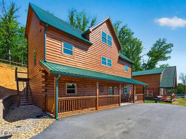 826 String Run Way, Pigeon Forge, TN 37863