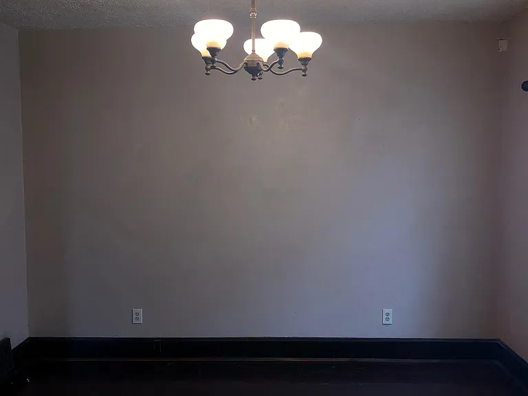 1820 Clarendon Ave — Photo 23