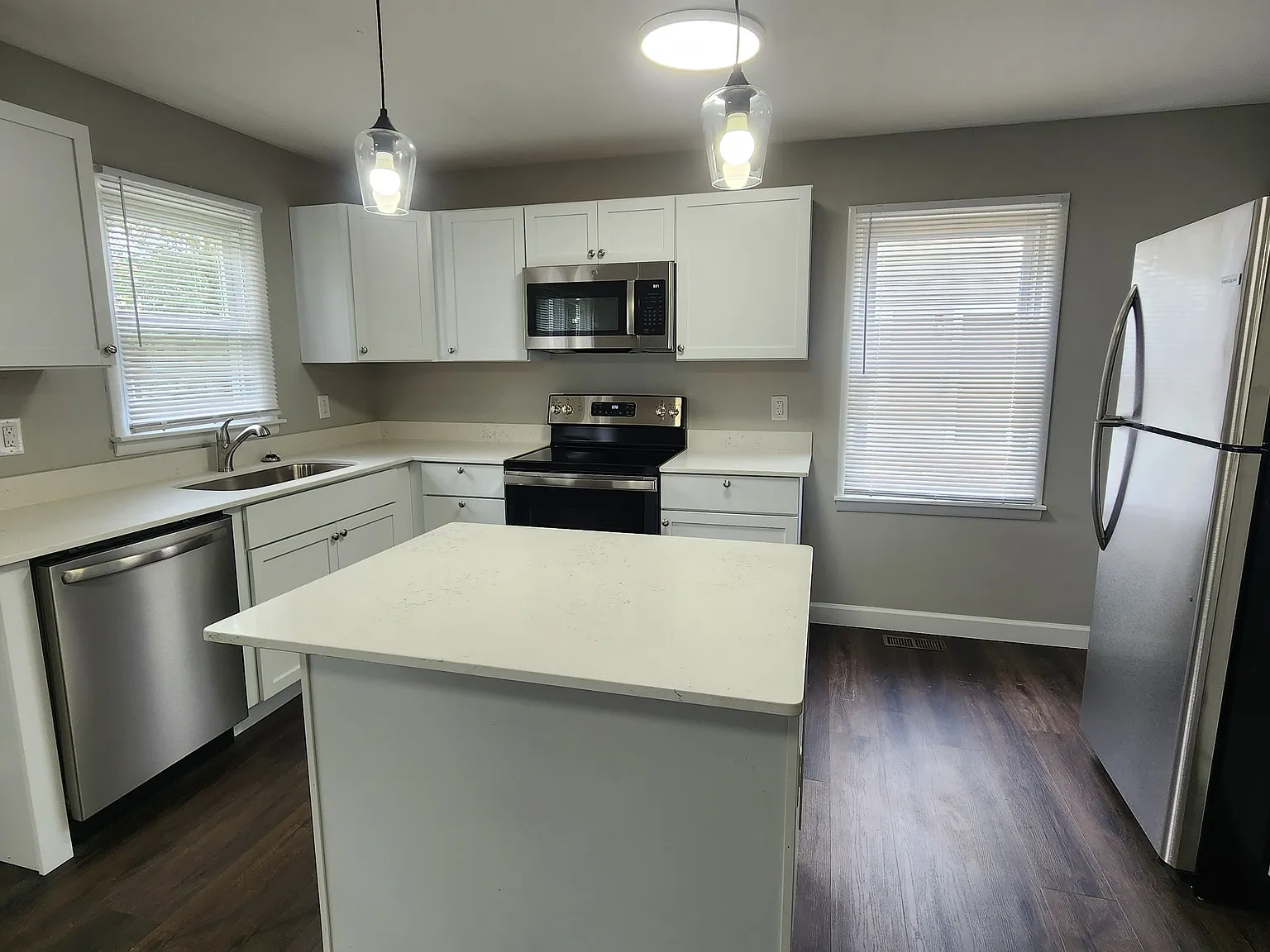 3 bed, $2,850 — Photo 2
