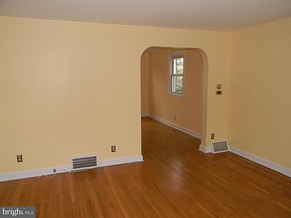 3rd image of 4001 Albemarle Ave