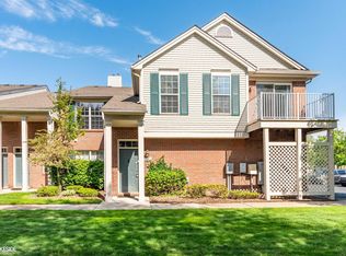 43971 Elm Dr, Sterling Heights, MI 48313