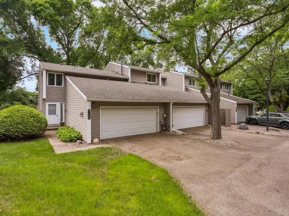 9106 Neill Lake Rd, Eden Prairie, MN 55347