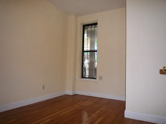 Rented by DSA Realty Midtown West | media 40